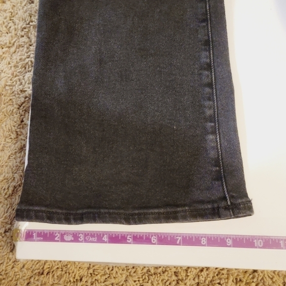 MADEWELL MID-RISE KICK OUT JEANS IN RINSED BLACK, SZ 31 - Picture 13 of 16